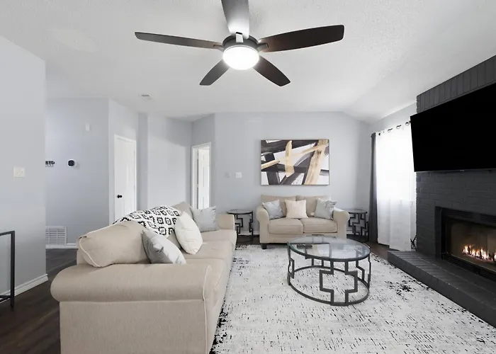 New! Cozy 3br Retreat Near Hood - *