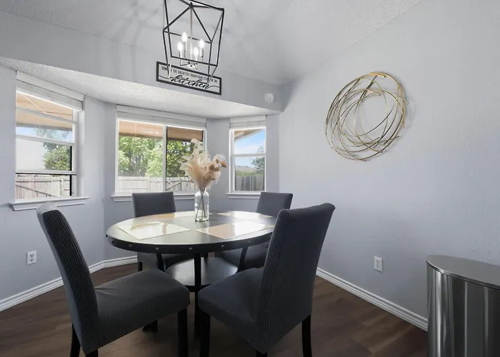 New! Cozy 3br Retreat Near Hood - Holiday home *