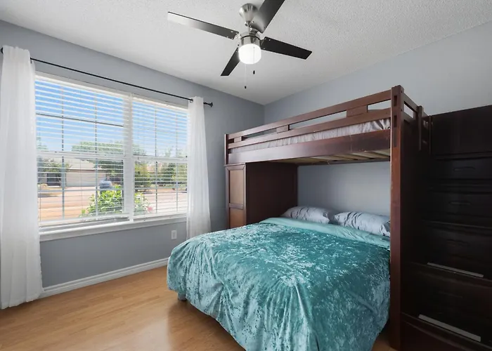 New! Cozy 3br Retreat Near Hood - *
