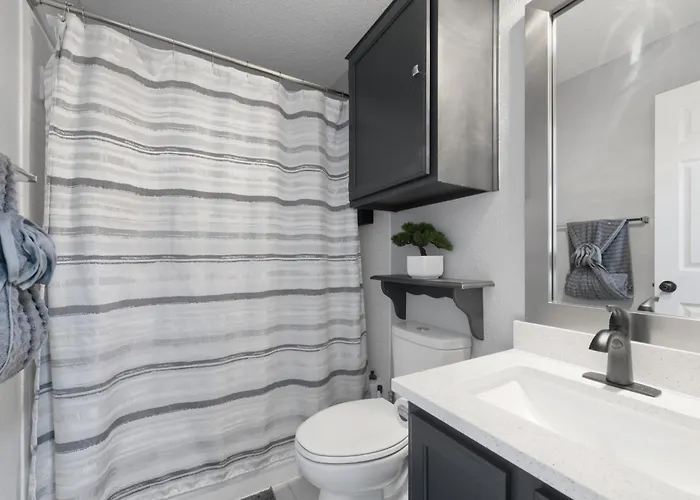 New! Cozy 3br Retreat Near Hood - Holiday home